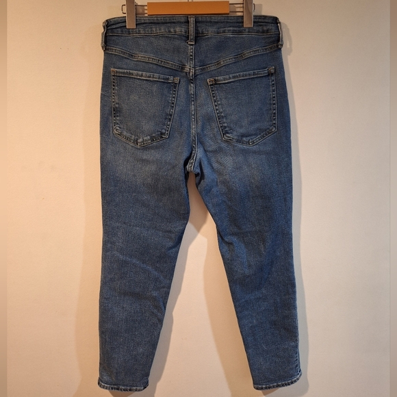 Old Navy Size 10 Straight legged stretch jeans EUC - Picture 3 of 8